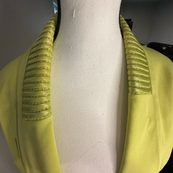 Green skirt suit - Picture 5 of 7